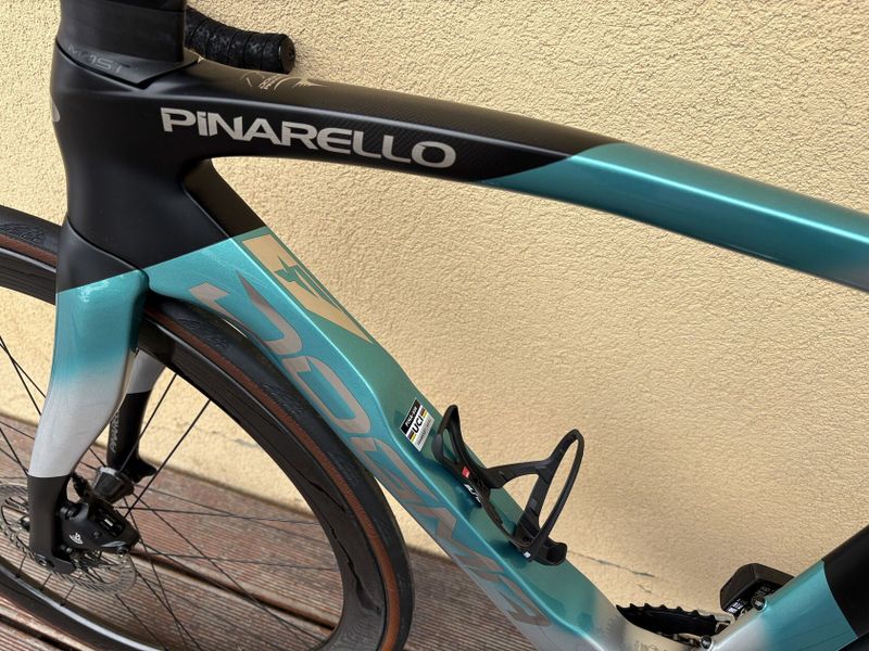 Pinarello Dogma F , Campagnolo S-WRL 2x12