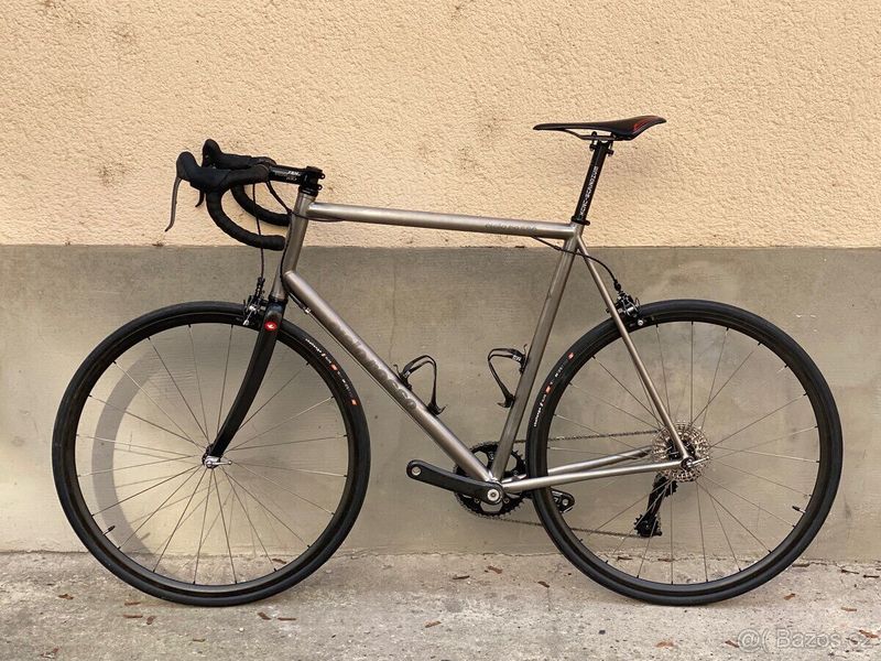 Titanové Custom kolo Cielo Rosso 6,4kg (XL)