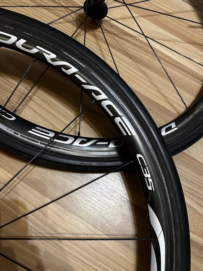 Zapletený karbonová galusková kola SHimano Dura-ace C35