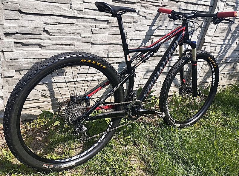 Specialized Epic celoodpružené kolo v dobrém stavu