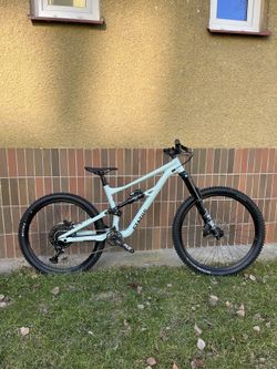 Prodám Specialized Status 160 WHTSGE/GUN S4 