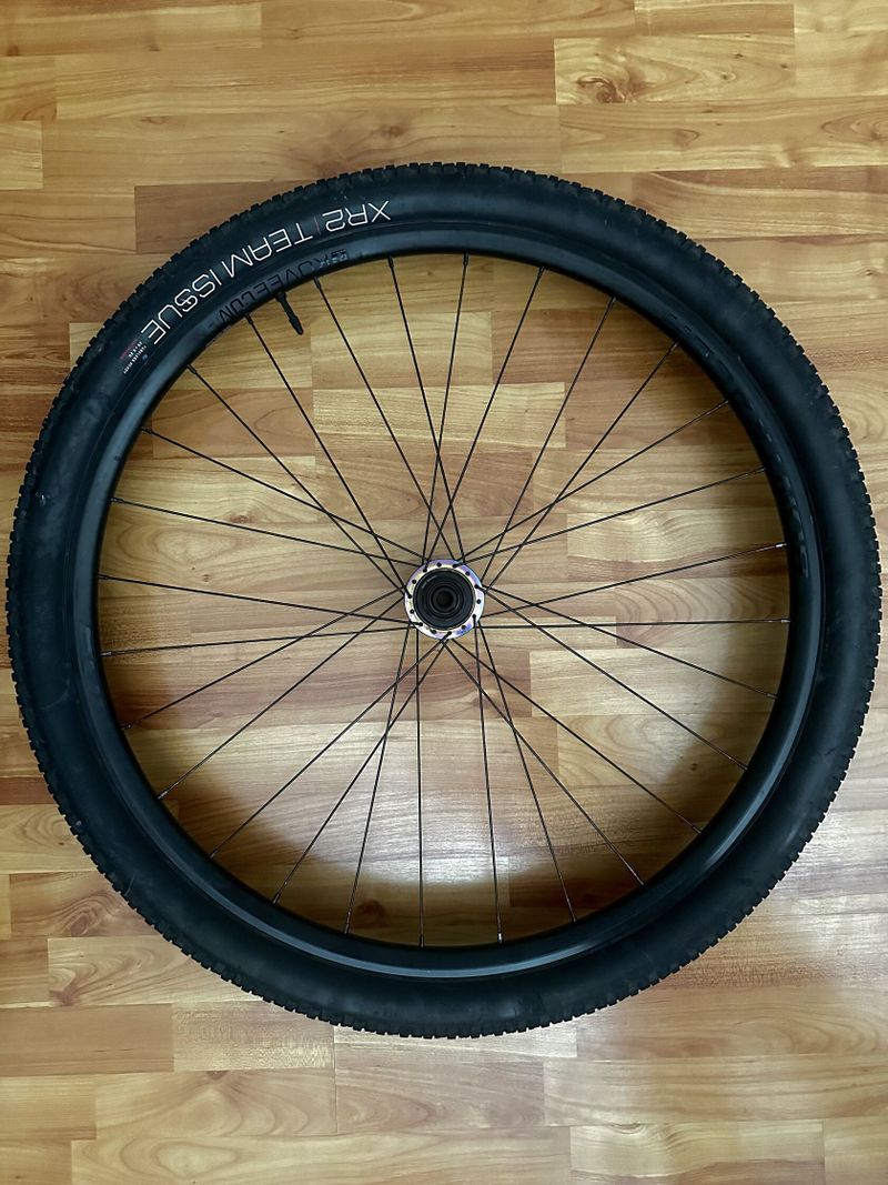 Kola Bontrager 29" s plášti XR2, najeto cca 1 000km, Shimano Microspline - JAKO NOVÉ!