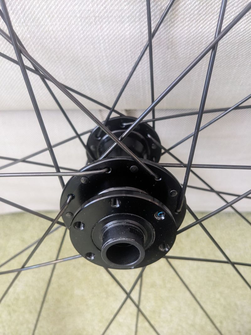 Zapletená kola Giant AM 29" Boost