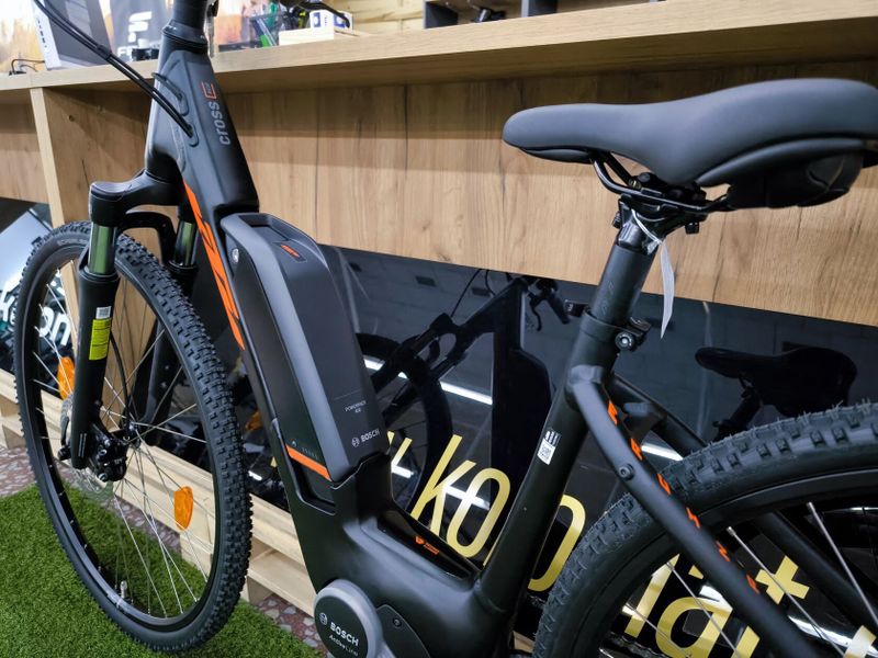 !NOVÝ! KTM MACINA CROSS A410 - BOSCH, elektrokolo s nízkým nástupem