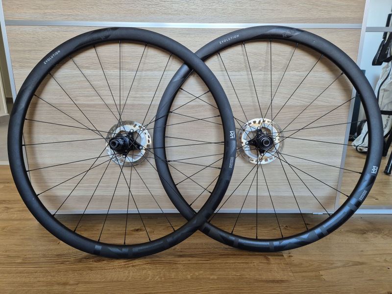 Zapletená kola Newmen Evolution R32 + kotouče Ultegra