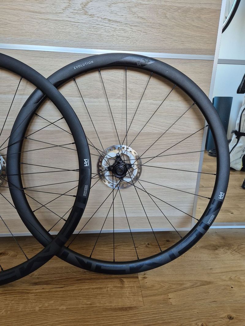 Zapletená kola Newmen Evolution R32 + kotouče Ultegra