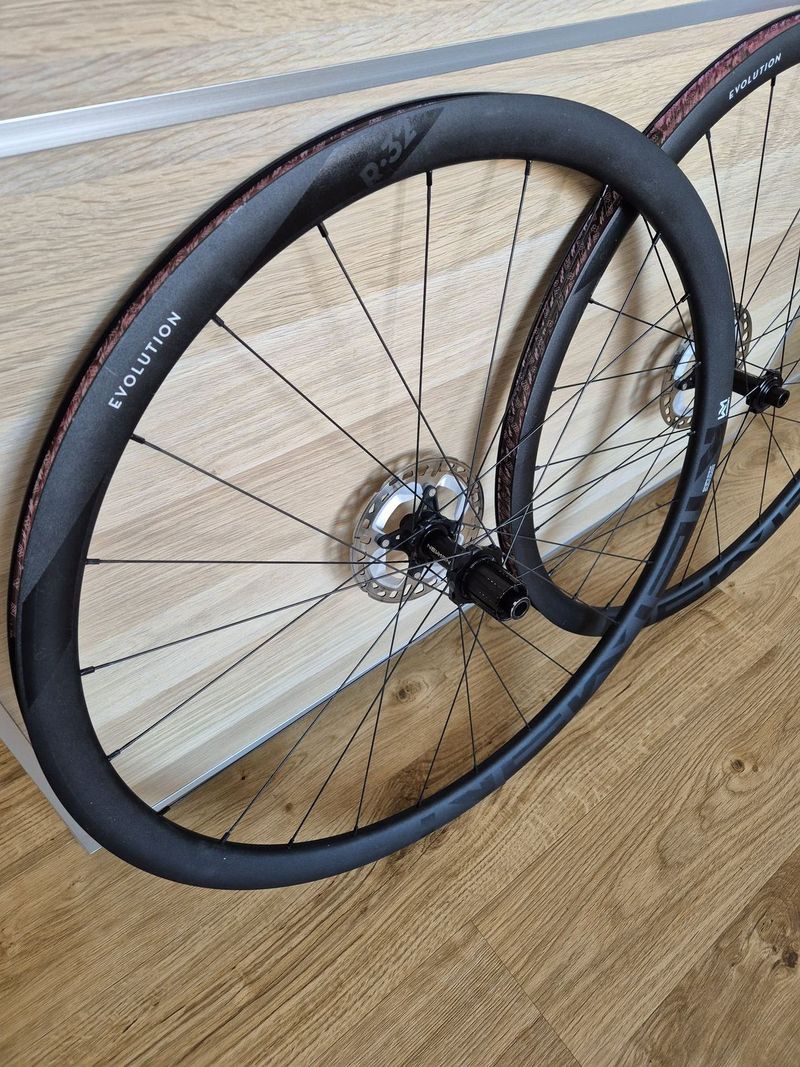 Zapletená kola Newmen Evolution R32 + kotouče Ultegra