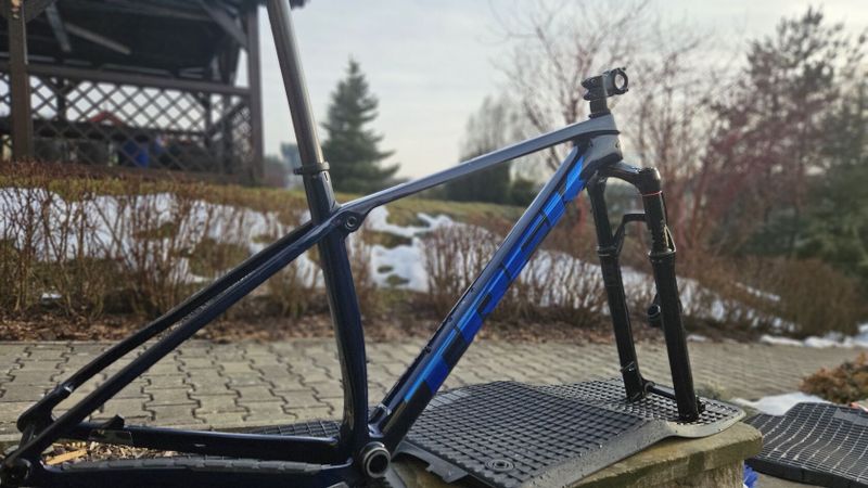 Rám TREK Procaliber GEN2 29" Carbon Blue Smoke/Deep Dark Blue + vidlice REBA + brzdy Level