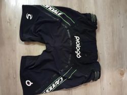 Volné kraťasy Cannondale+další oblečení