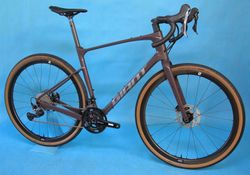 GIANT Revolt Advanced 0 - velmi pohodlný karbonový gravel – NOVÝ