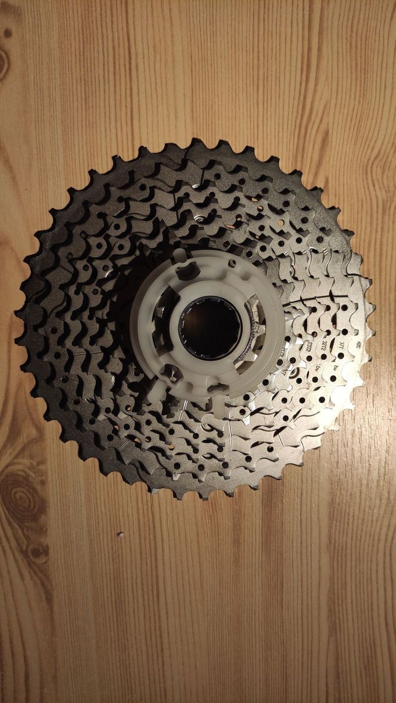 Nová kazeta Shimano Deore CS-M4100 - 10 (počet zubů: 11-42)