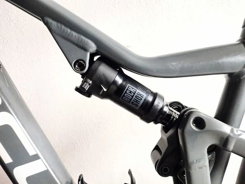 Horské kolo MTB Focus Thron 6.8