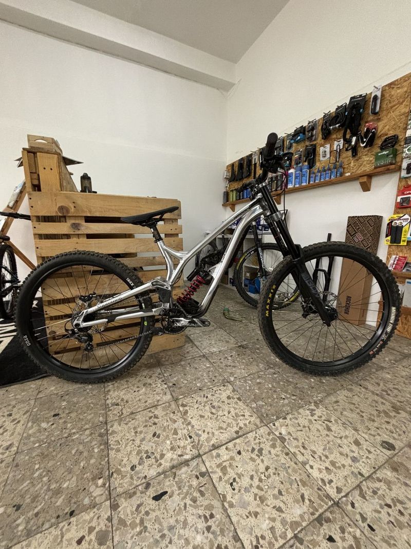 Commencal supreme v4