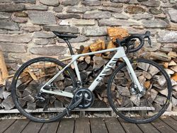 Prodej silničního kola CANYON Endurace CF SL 8 DISC Di2 (2021)