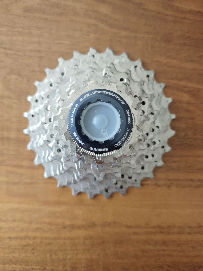 Kazeta Shimano Ultegra, řetěz Shimano HG 601(105)