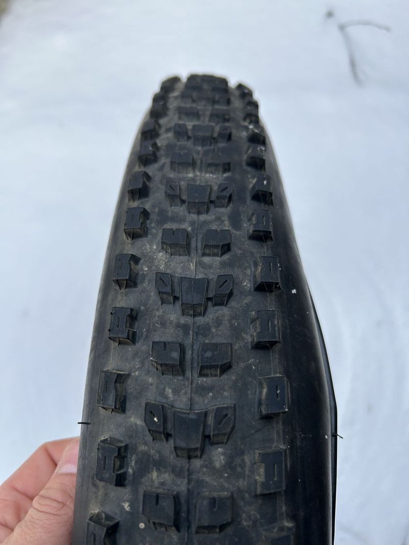 Různé pláště maxxis a Bontrager 