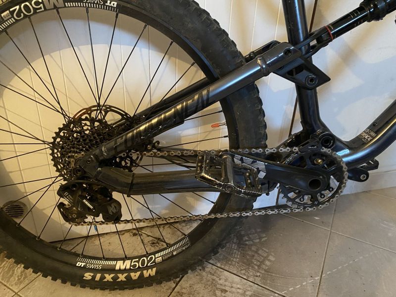 Prodám celoodpružené kolo commencal meta