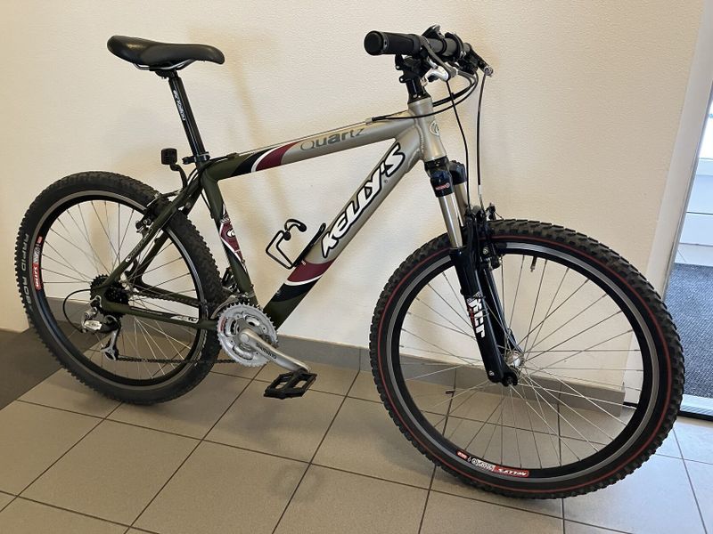 Kellys Quartz 26, Alivio, Suntour XCR, 17,5 palců