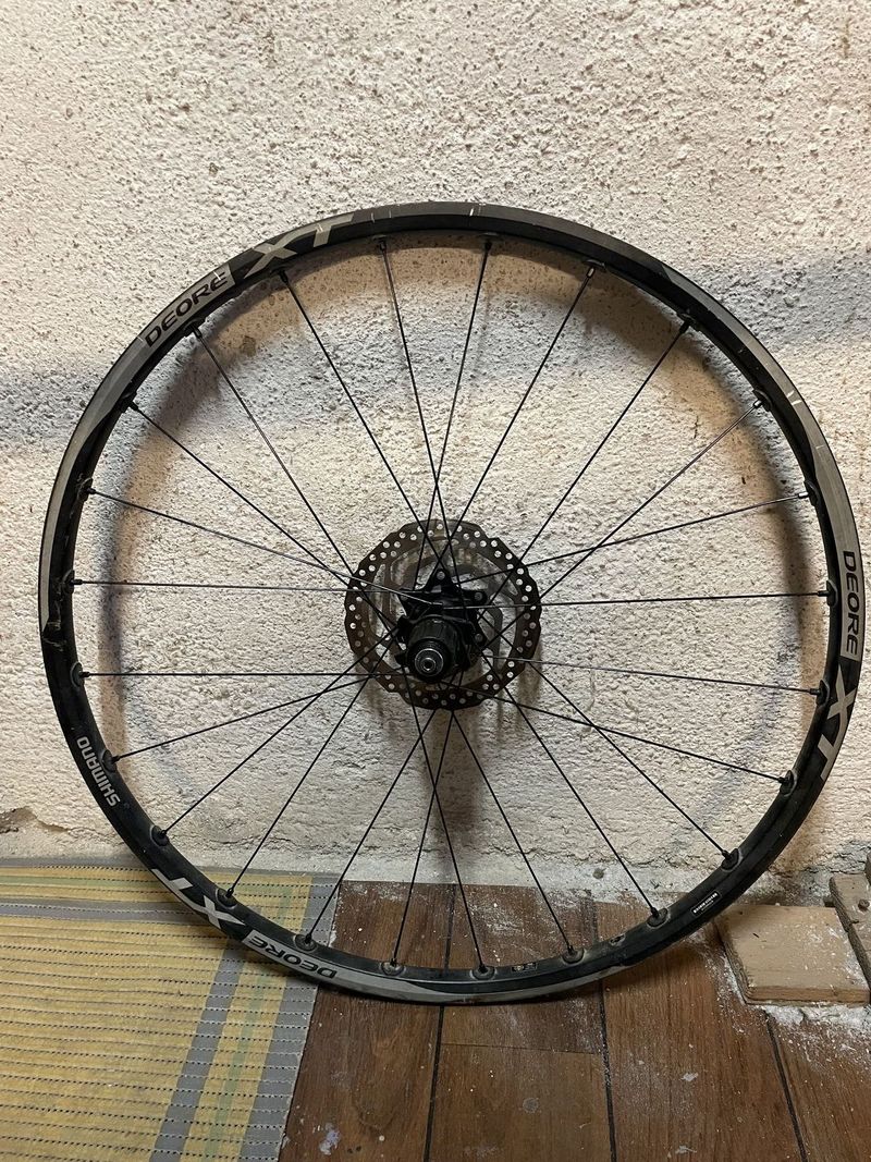 Zapletená kola Shimano XT Deore 27,5 