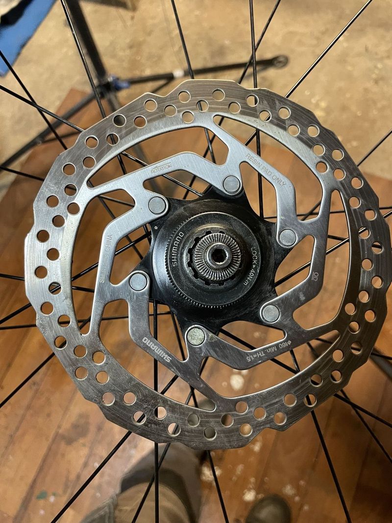 Zapletená kola Shimano XT Deore 27,5 