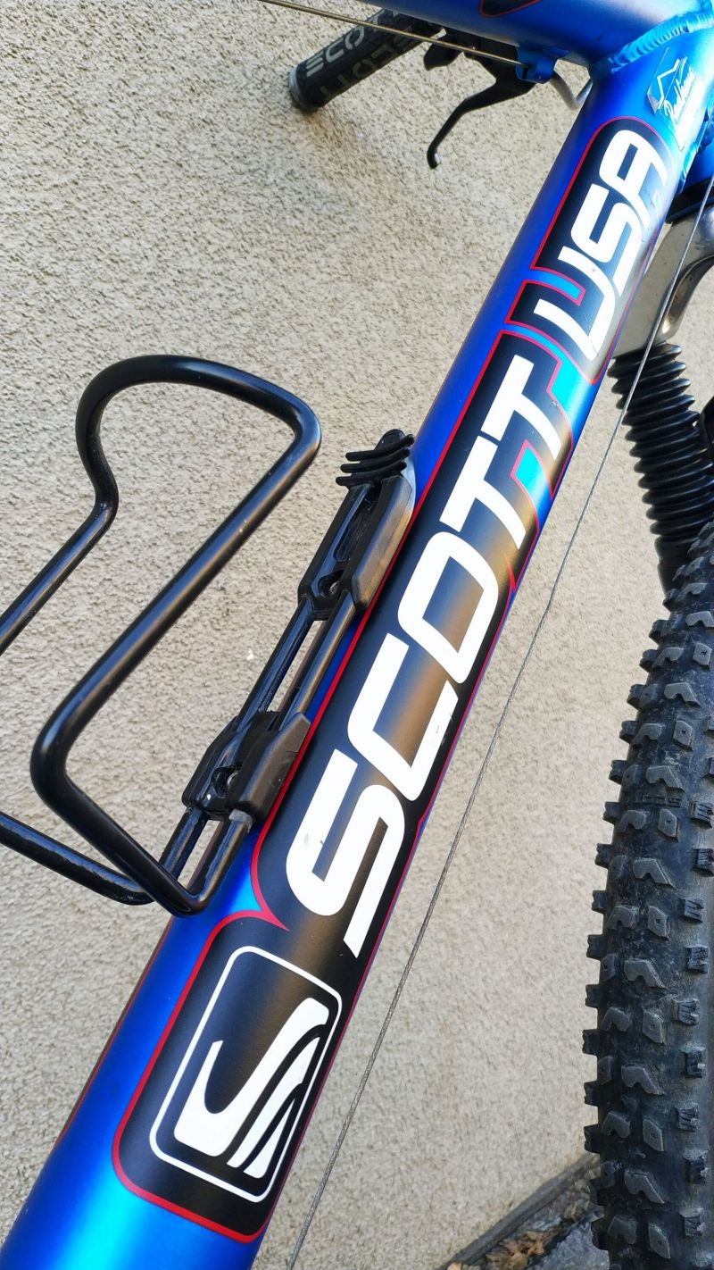 Horské kolo Scott USA ExpertRacing. Vidlice RockShox Judy TT