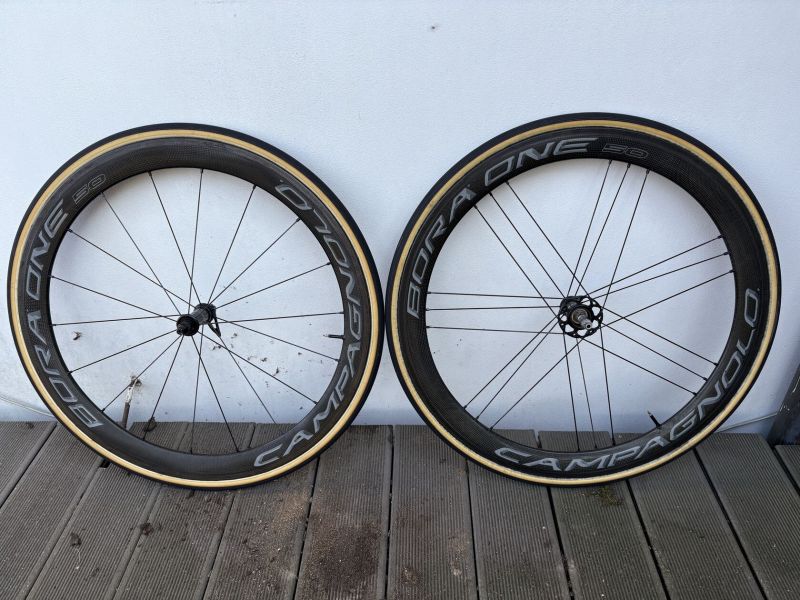 Campagnolo Bora One 50 + Vittoria galusky za 11.900 Kč