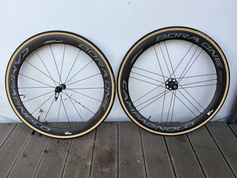 Campagnolo Bora One 50 + Vittoria galusky za 11.900 Kč