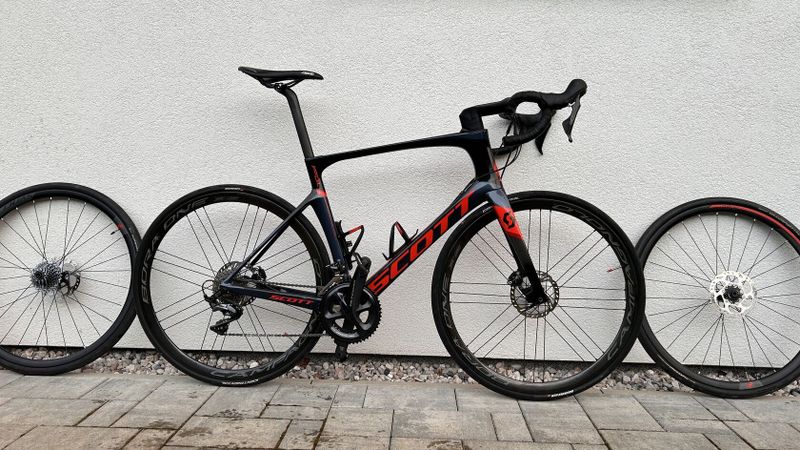 Scott Foil 20 Disc 2018, velikost 58 (XL), karbonová kola Bora ONE, Ultegra