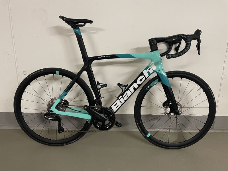 Prodám krásné Bianchi Oltre XR4 Ultegra Di2 vel. 57