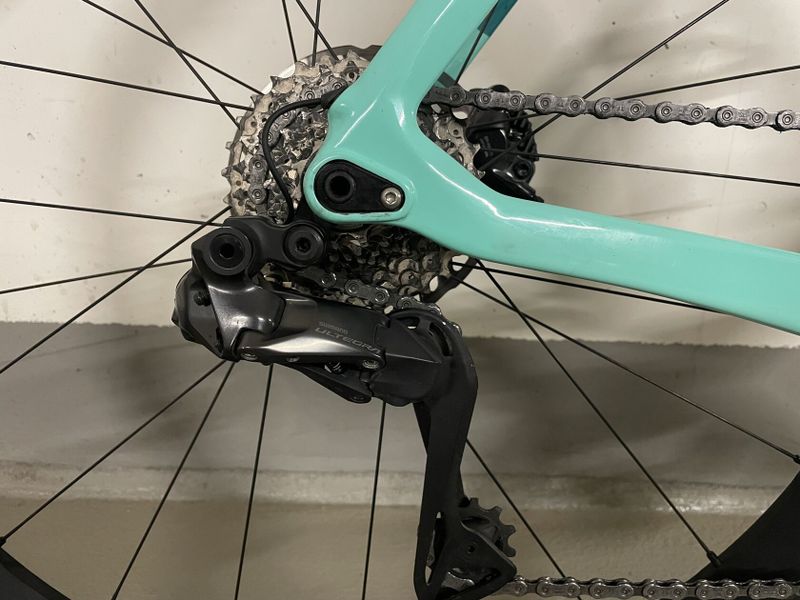 Prodám krásné Bianchi Oltre XR4 Ultegra Di2 vel. 57