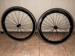 ENVE SES 4.5 Gen 2, karbonové náboje