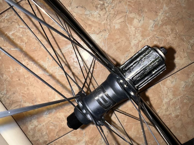 ENVE SES 4.5 Gen 2, karbonové náboje