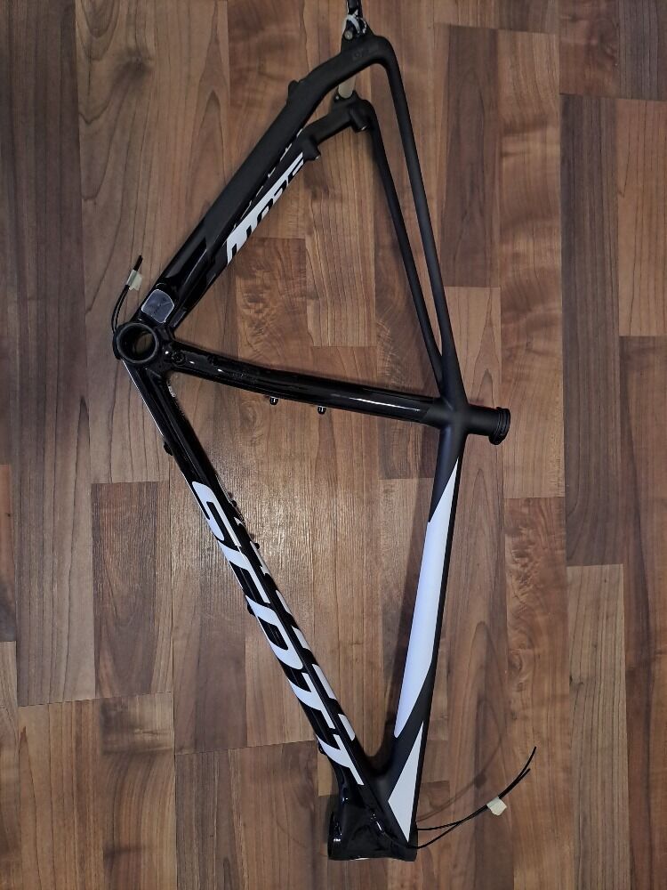 Nový nepoužitý karbonový rám Scott Scale 29er / velikost L / pro pevnou osu 12x142mm 