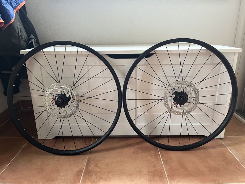 Kola 24” ořech HG a naby Shimano + kotouče Shimano