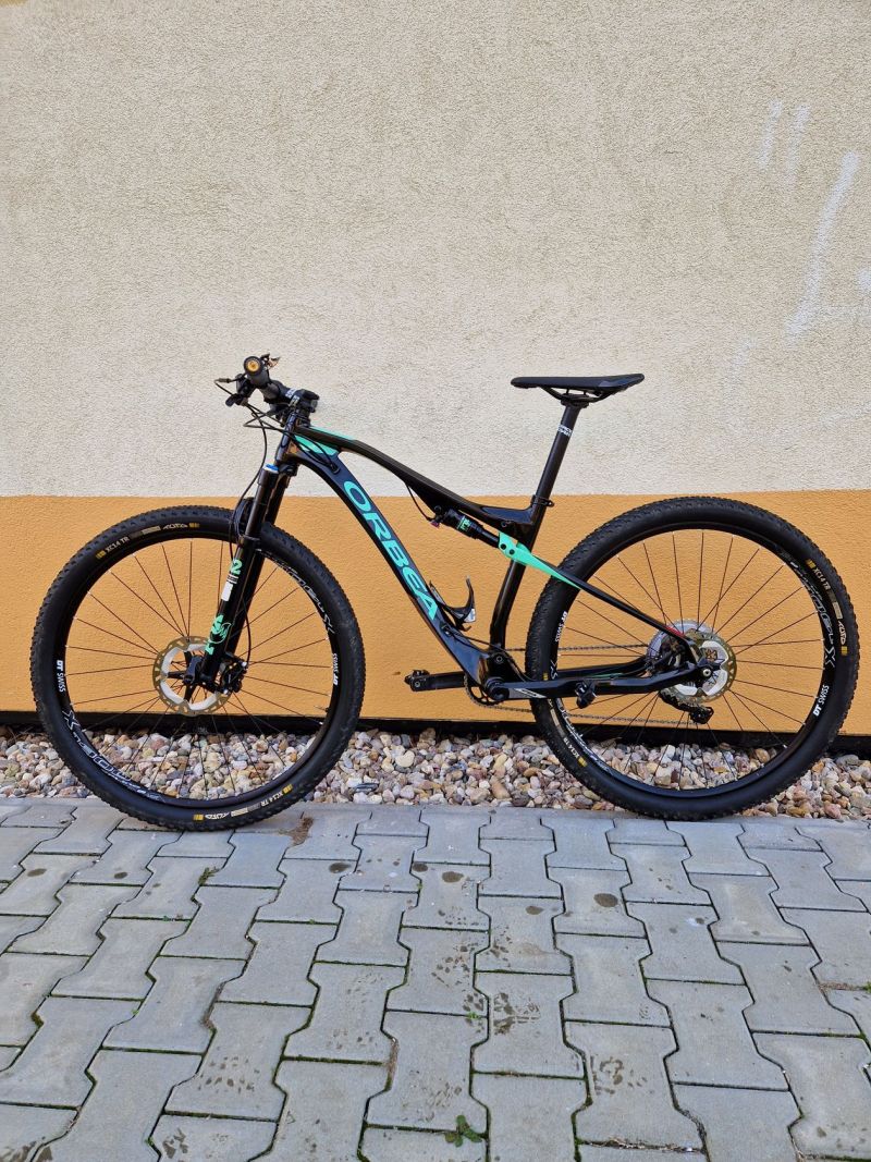 Prodám celoodpružené karbonové MTB kolo ORBEA OIZ 29"