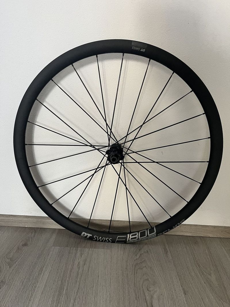 Zapletená kola DT SWISS E 1800 SPLINE 32 Disc