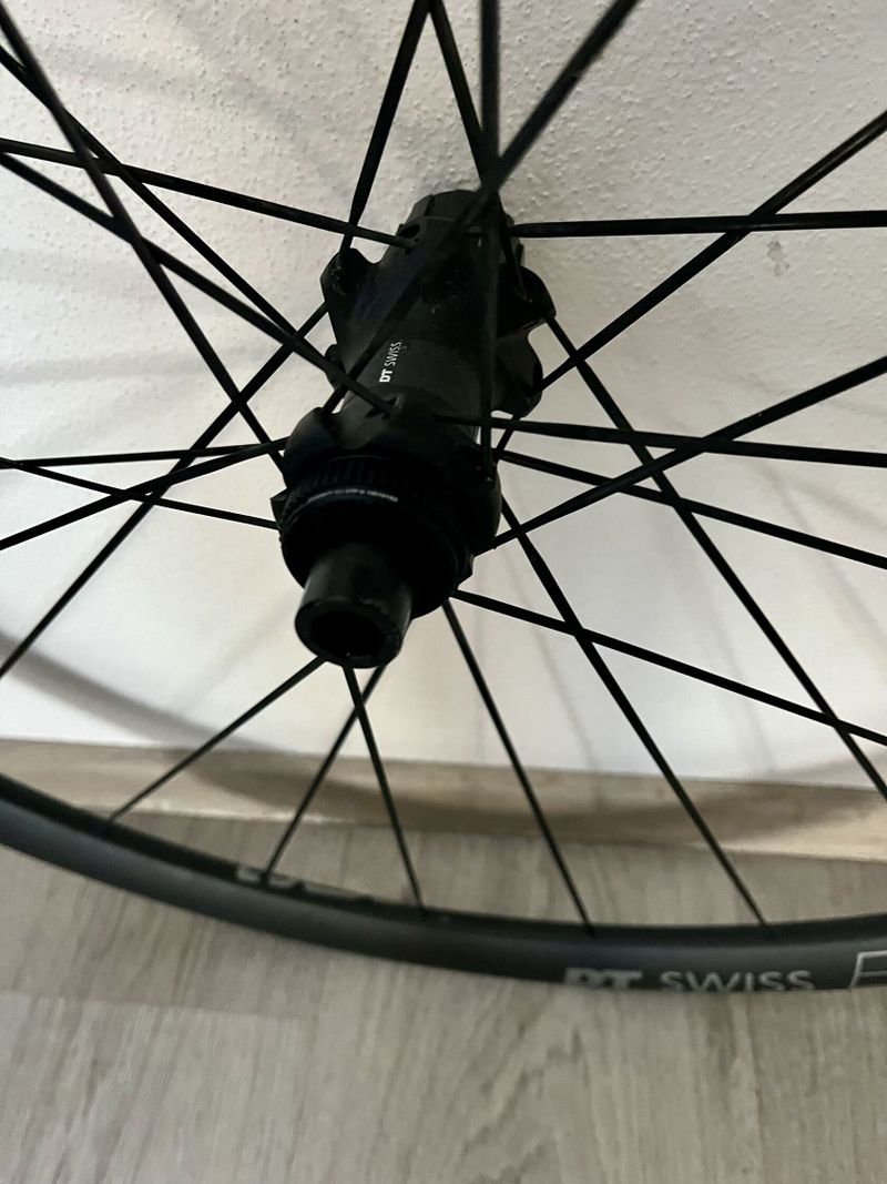 Zapletená kola DT SWISS E 1800 SPLINE 32 Disc