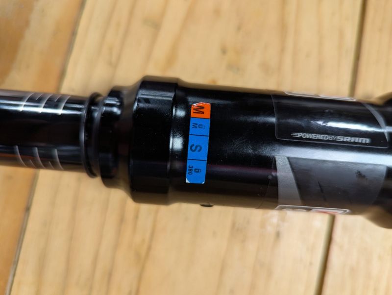 Rock Shox Deluxe RT3 230/65 mm po kompletní repasi