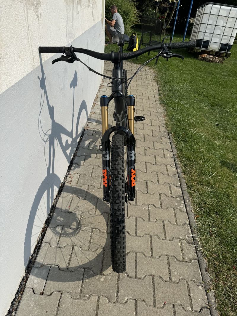 YT capra L 29” fox 38