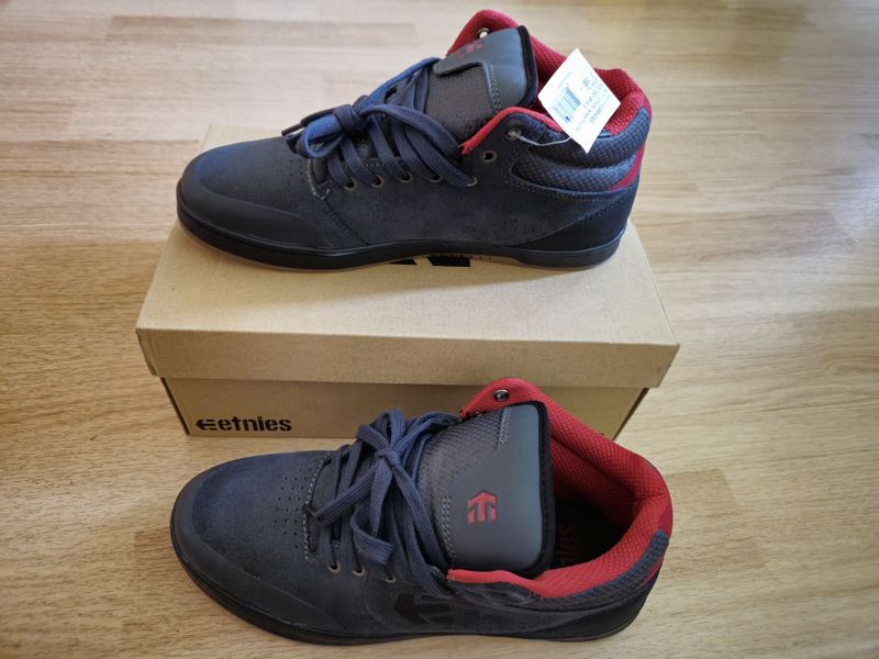 Etnies Marana Mid Crank šedo-červené / EU 42 (27,5cm).