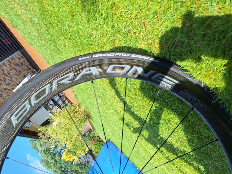 Scott Foil Team Issue Dura Ace vel.M (54); HMX vlákna; keramická Campagnola Bora One 50