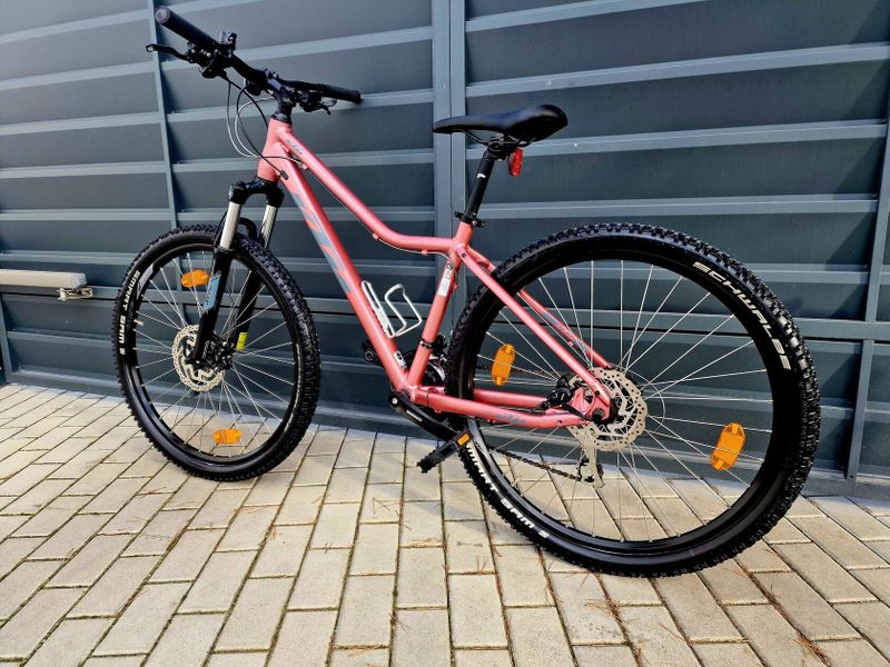 (33)Dámské/Dívčí horské kolo KTM 27,5" Kotoučové brzdy