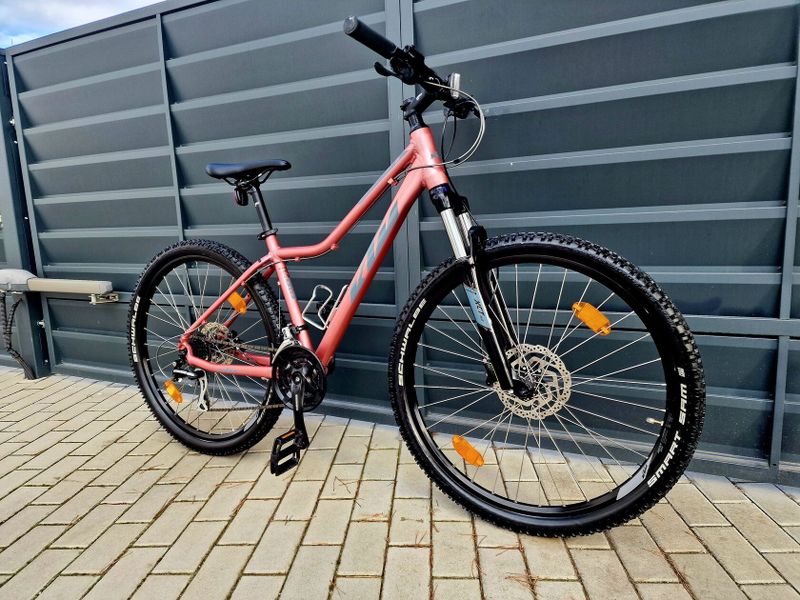 (33)Dámské/Dívčí horské kolo KTM 27,5" Kotoučové brzdy