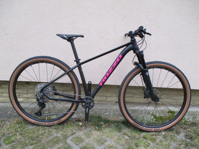 Nové 29" kolo ROZZO Grace, vzduchová vidlice Manitou Markhor, osazení Shimano Deore1x12, pevné osy