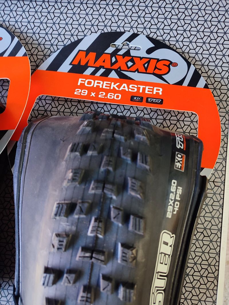 1ks, novy Maxxis Forekaster 29x2,6" Exo, TR + packeta Zdarma