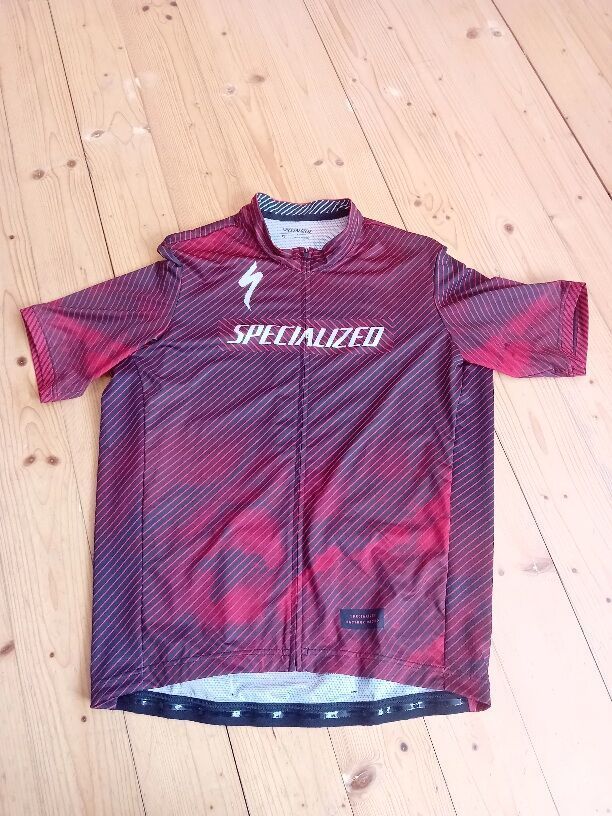 Dres Specialized factory racing