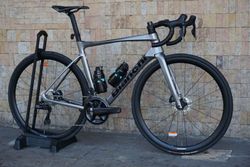 Bianchi Specialissima Ultegra Di2 2024