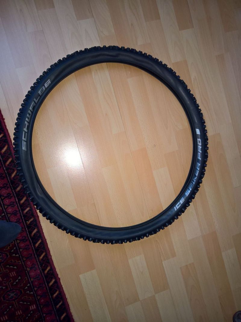 PRODÁM zimní pláště Schwalbe Ice Spiker 29 x 2.25