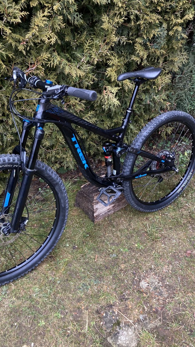 Trek Remedy 8 29 (2015) 140mm, velikost 17,5 (M)