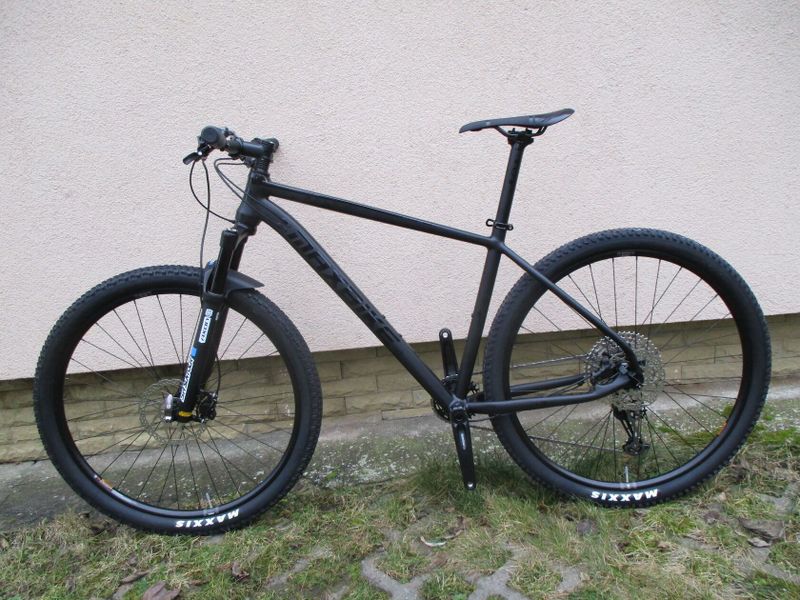 Nové 29" kolo Maxbike M909 19", vidlice Suntour Axon RL-RC air, Shimano XT/SLX 1x12, BOOST pevné osy